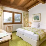 Hotel Defereggental & 4*